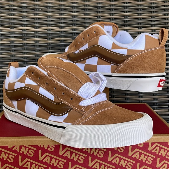 Vans Men’s Knu Skool Mega Check Brown
VN000CRPBRO
Sneakers - Picture 8 of 16